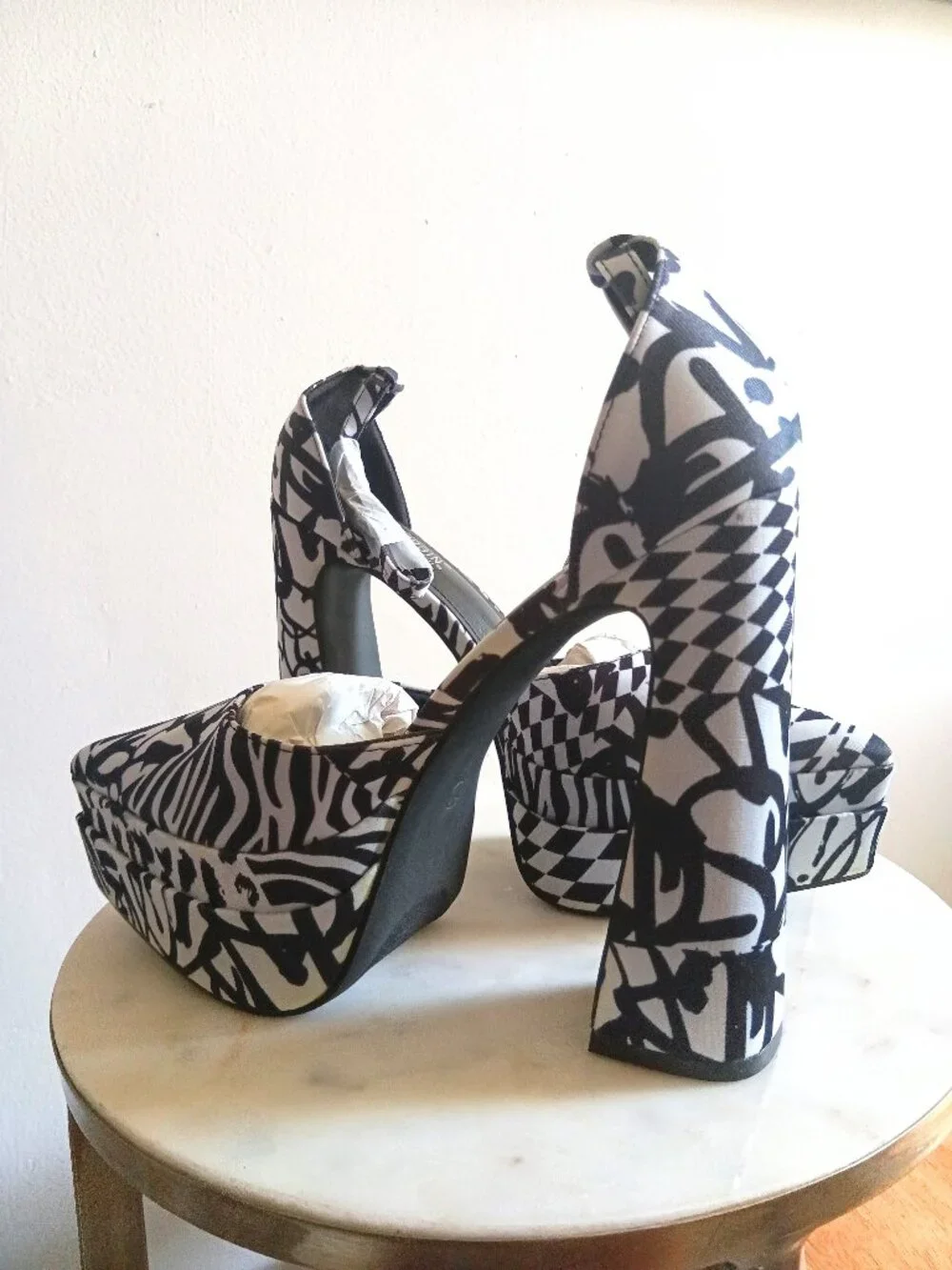 (7.5/8.5) Cape Robbin Snow White Pointy Toe Platform Block Heel